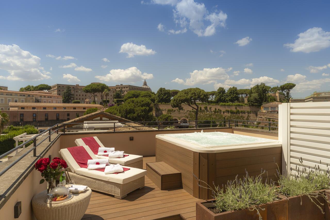 Top 11 Luxury Hotels In Rome Italy Luxuryhoteldealstravel