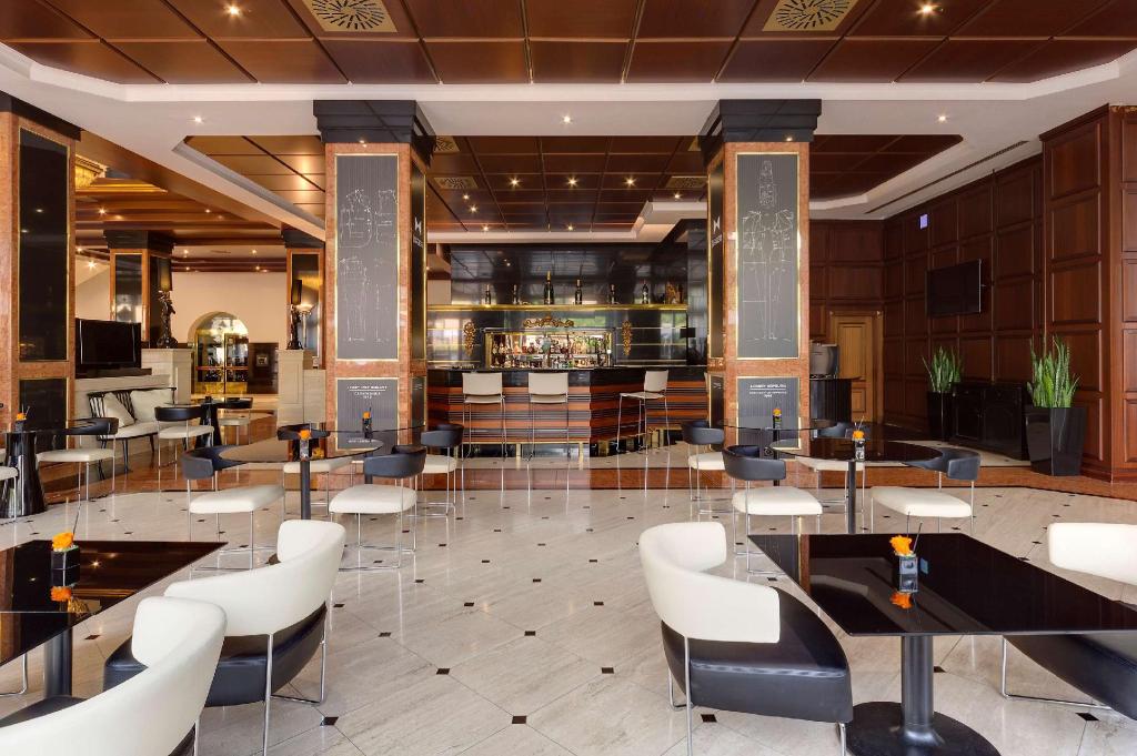 Top 10 Luxury Hotels in Milan Italy Luxuryhoteldeals.travel