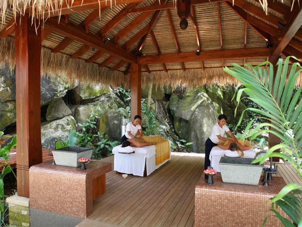 Top 11 Luxury Resorts And Hotels In The Seychelles Luxury Hotel Deals 6545