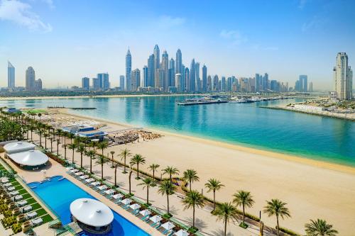 Hilton Dubai Palm Jumeirah Opened on Palm West Beach - Luxury Hotel Deals